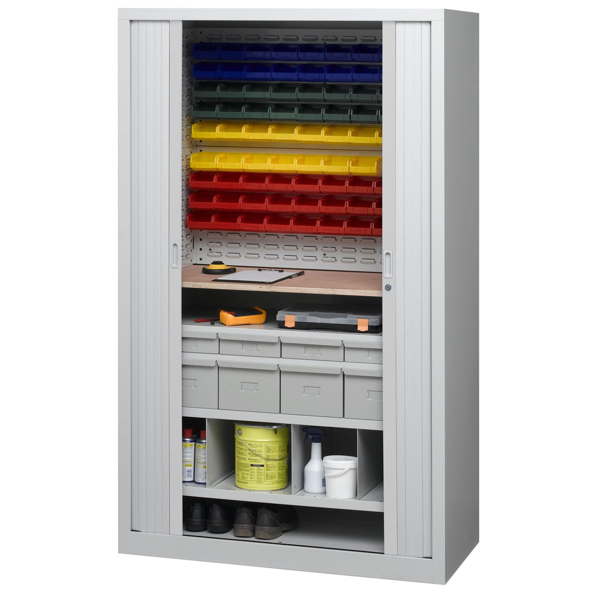 Armoire d'atelier à rideaux équipée d'accessoires pour outils